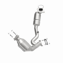Load image into Gallery viewer, MagnaFlow Conv DF 00-03 Ford Taurus 3.0 Front