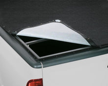 Load image into Gallery viewer, Lund 00-04 Dodge Dakota (5ft. Bed) Genesis Snap Tonneau Cover - Black